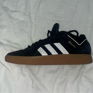 Adidas Tyshawn Jones skate shoes